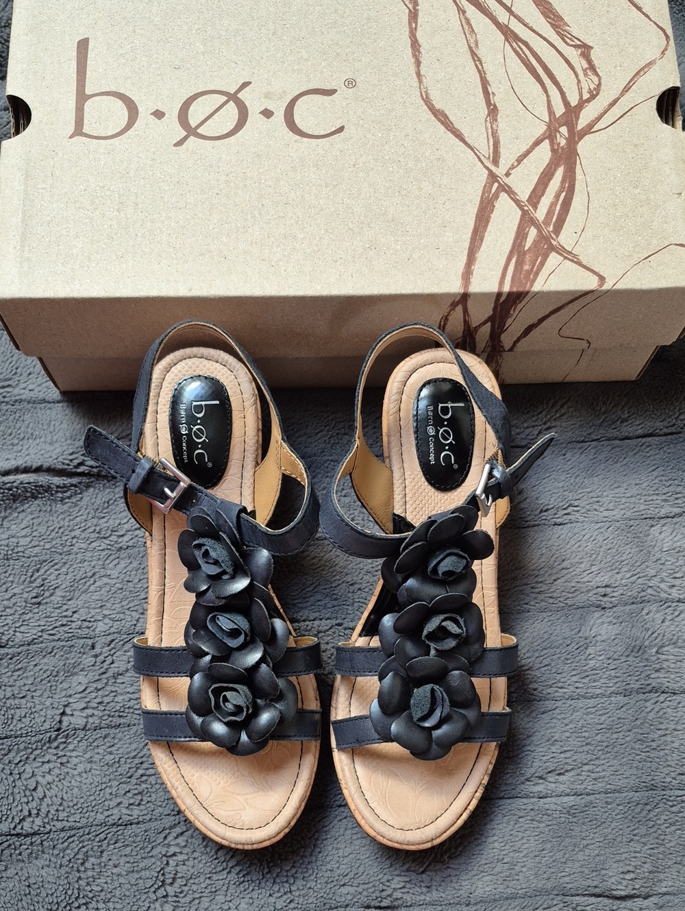 b.o.c. Cornelis Black Floral Leather Cork Wedge Sandals, Size 8, New In Box
